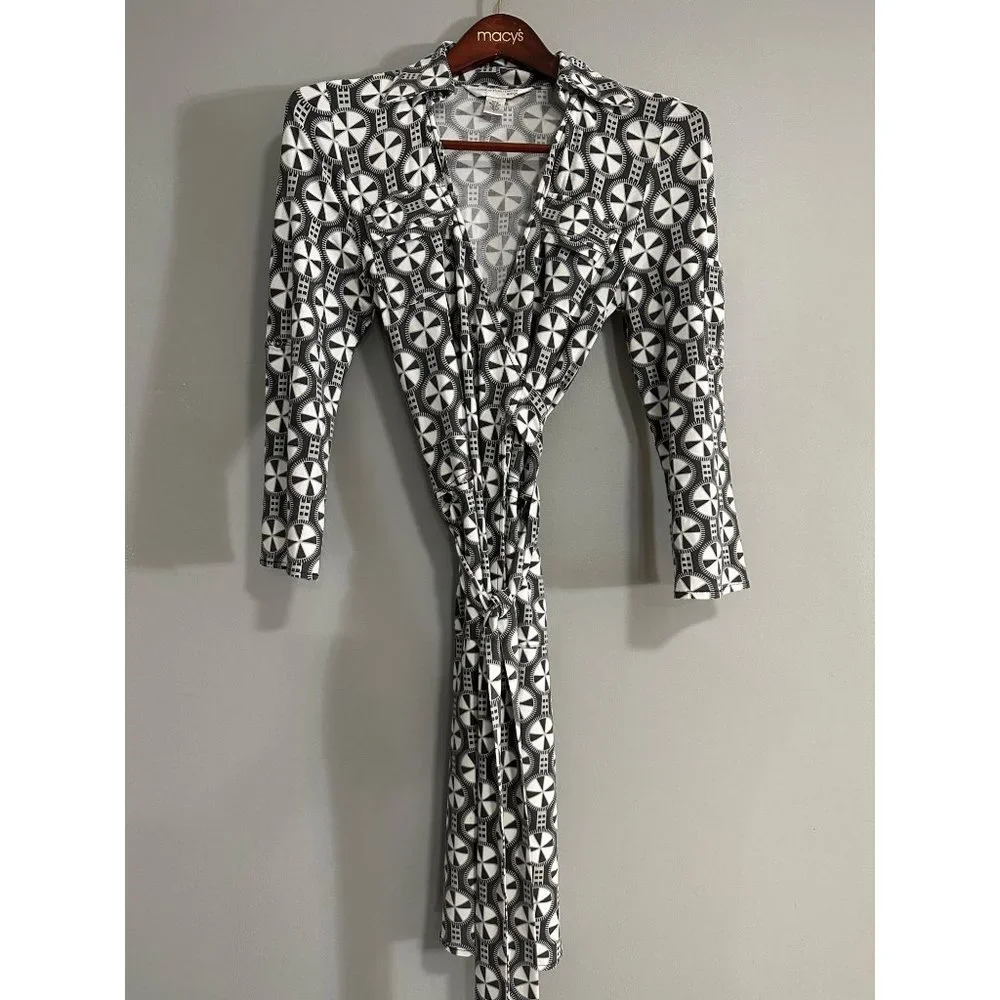 Diane Von Furstenburg Vintage Silk Wrap Dress 2 - Picture 2 of 12